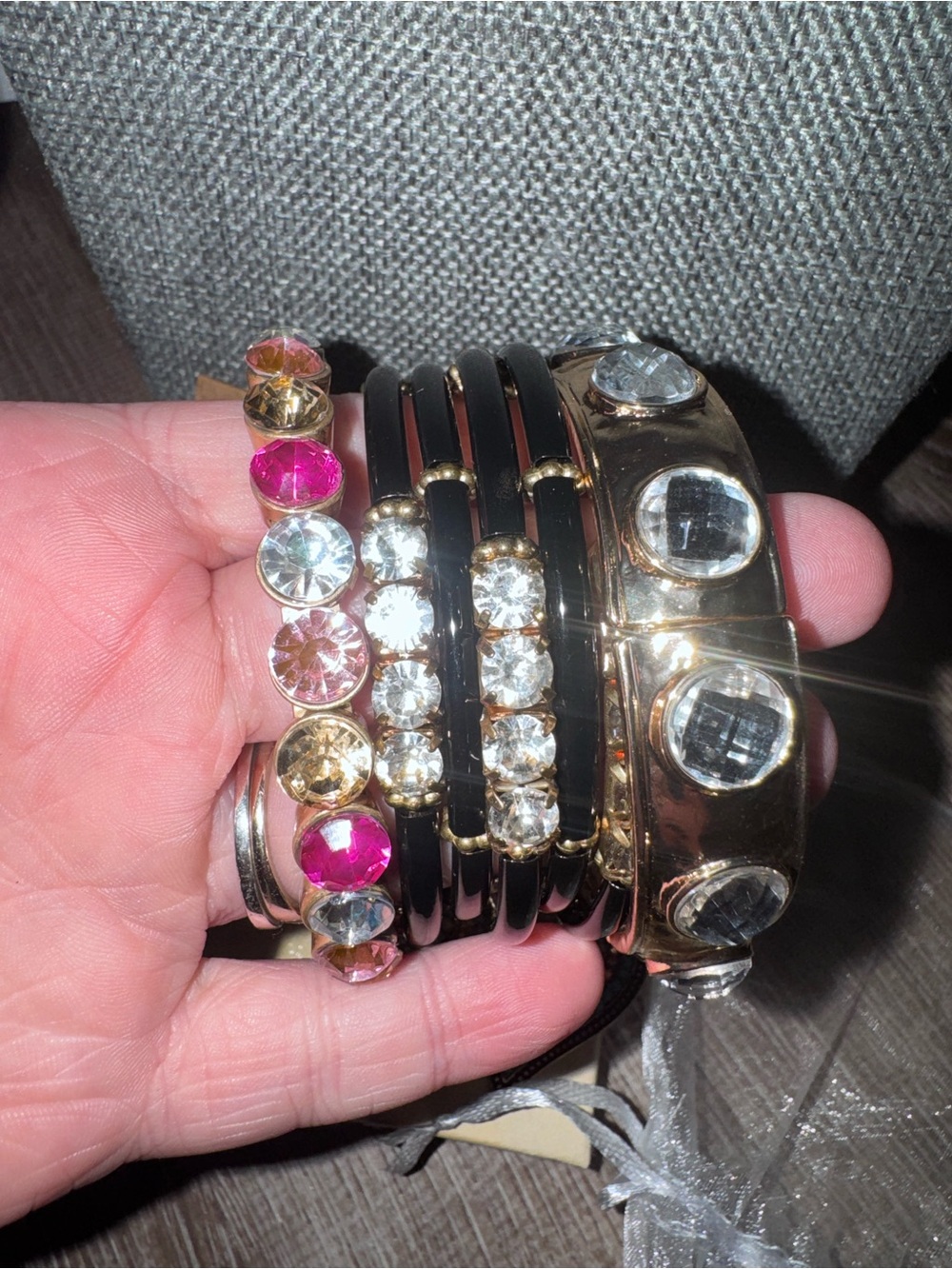 Plunder Bundle Earrings and Bracelet Set - Picture 3 of 5